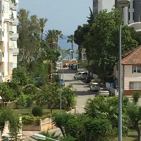 Tunç Apart * Antalya